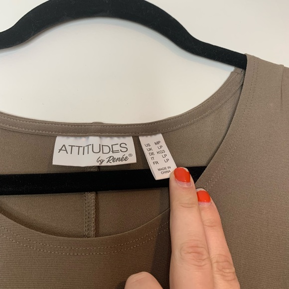 Solid Cold Shoulder Maxi Dress - Picture 7 of 11